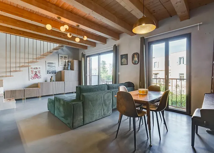 Modern Rooftop Apartment