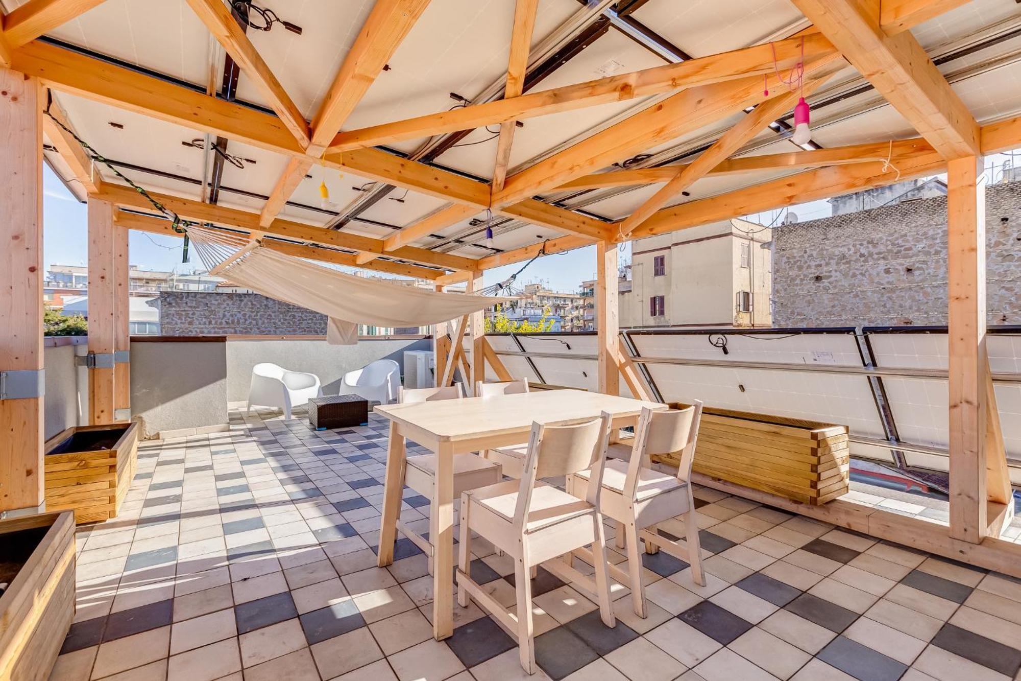 Modern Rooftop Apartment